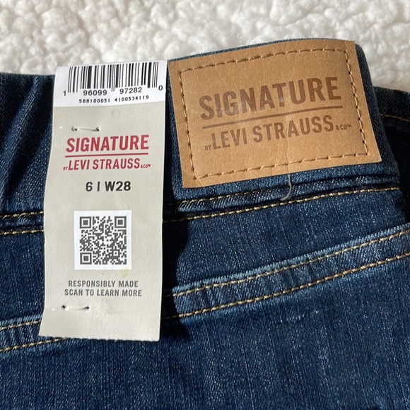 Ladies Signature Levi Stauss super skinny denim jeans. Size 6. - Picture 8 of 9